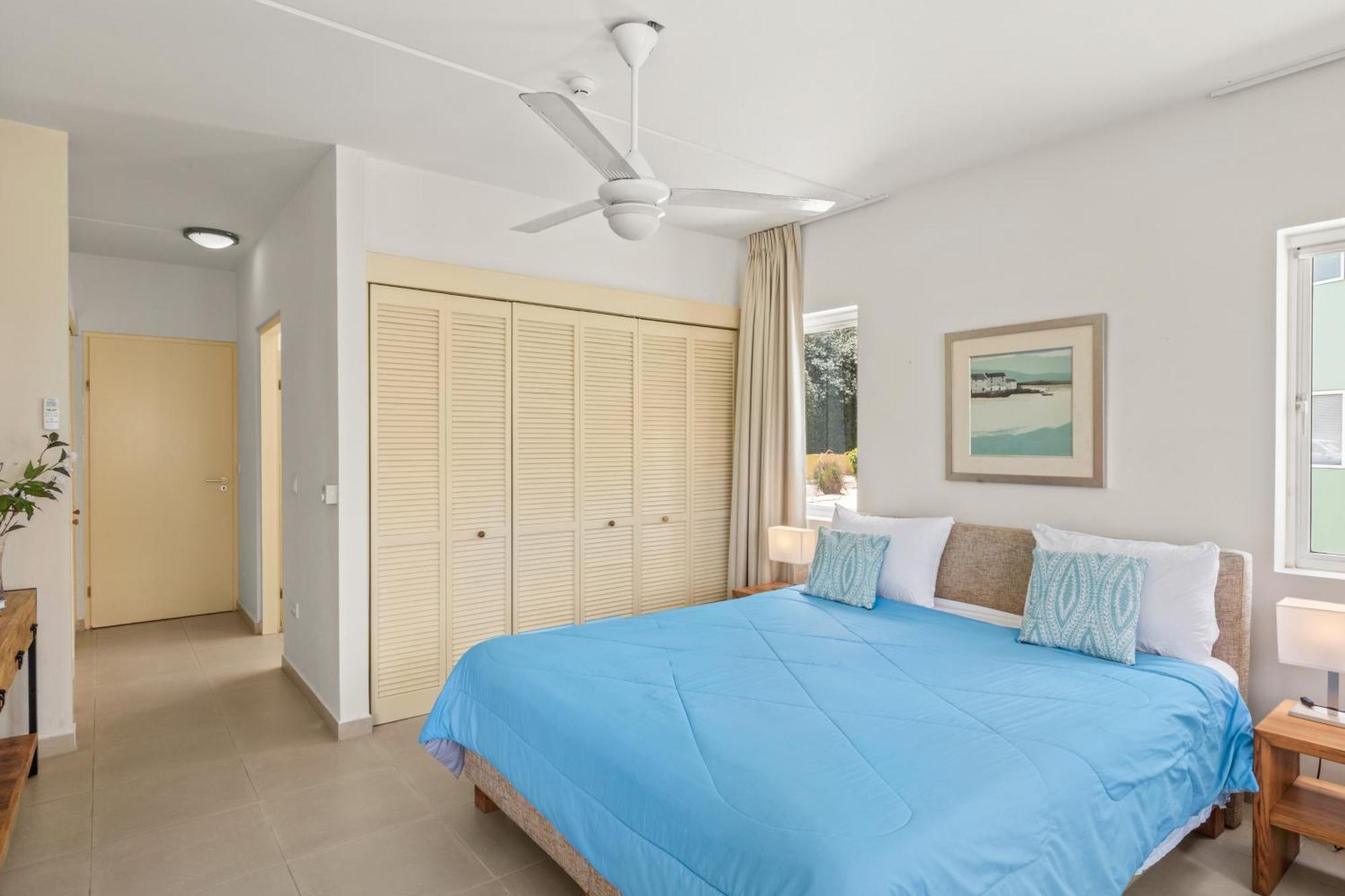 Blue Bay Beach Apartments Exterior photo