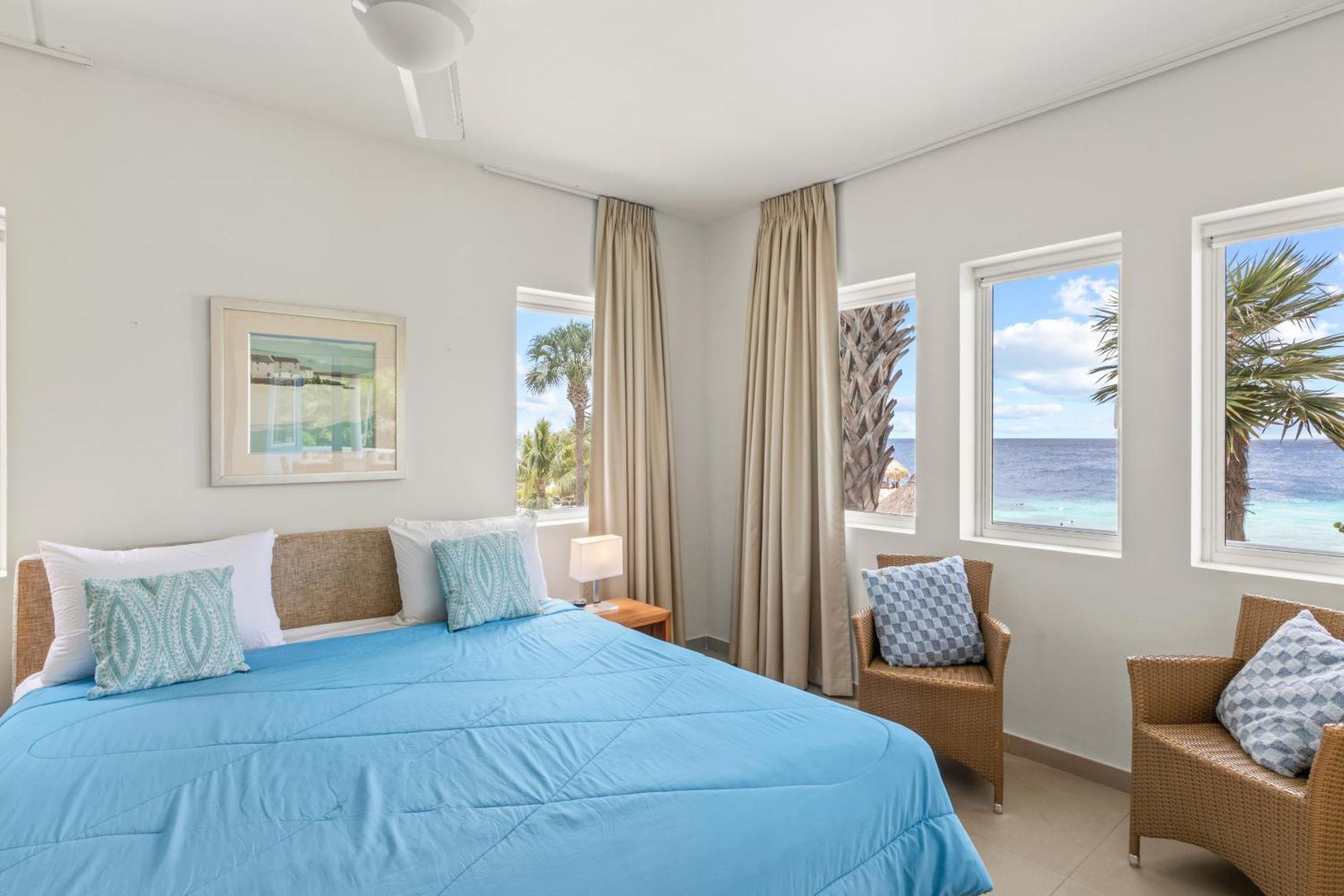 Blue Bay Beach Apartments Exterior photo